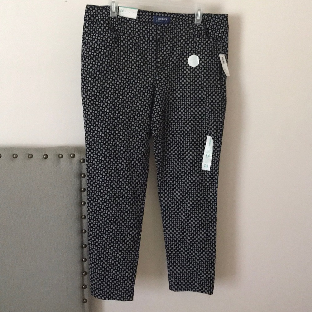 Old Navy mid-rise pixie ankle length pants NWT